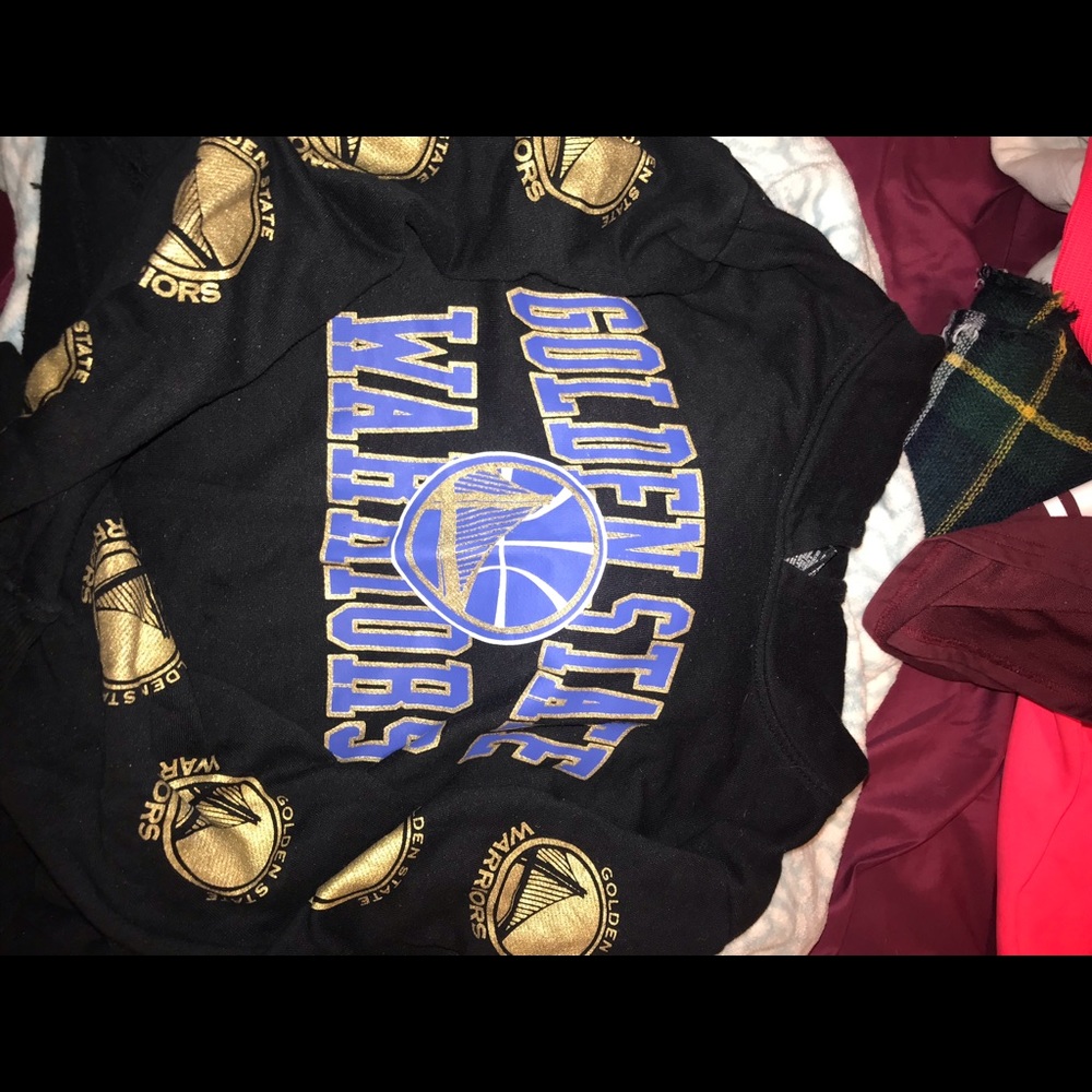 A golden state warriors cropped hoodie